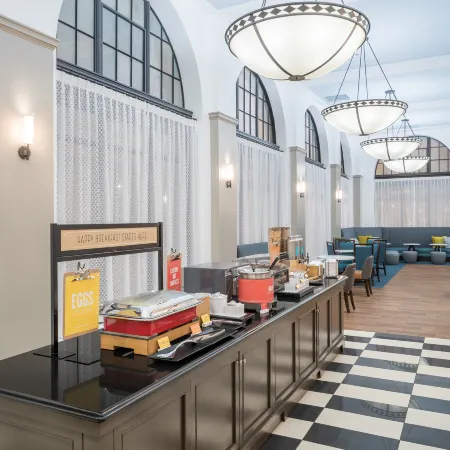 Hampton Inn & Suites Atlanta-Downtown