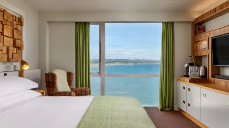 Cliff House Hotel Отели рядом с достопримечательностью «Dungarvan Castle»
