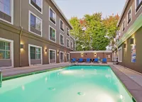 Holiday Inn Express & Suites Santa Cruz Hotels in Santa Cruz