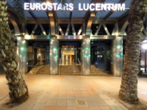 ユーロスターズ ルセントゥム アリカンテ駅周辺のホテル