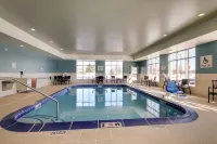 Holiday Inn Express & Suites GALESBURG by IHG - parking