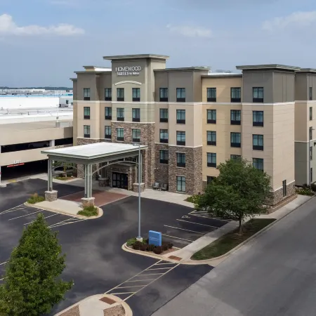 Homewood Suites by Hilton Wauwatosa Milwaukee Отели рядом с достопримечательностью «Милуокский зоопарк»