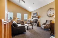 Crestview Condominiums by All Seasons Resort Lodging Hotel di Silver Summit