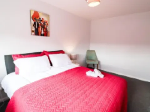 Polperro House - Chic & Stylish Home Hotels in Bromley