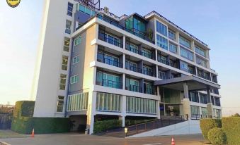 SR Residence Hotel - Housity