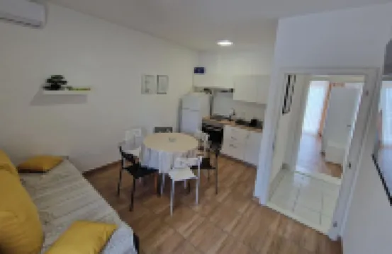 2 Bed Apartmani Sleeps 6 - Free Parking