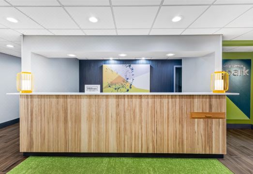 스파크 바이 힐튼 알파레타 로즈웰