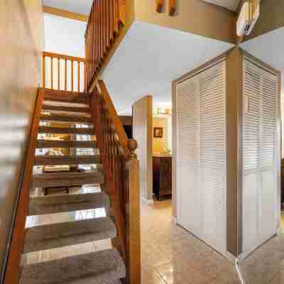 Branson Getaway - Condo for 6 in Epic Location! Others