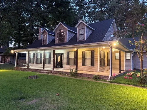 Charming 3-bedroom house with AC in Marion Hotels in Marion