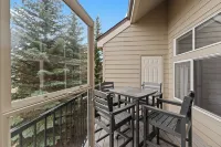 3 Bedrooms - Mountain view