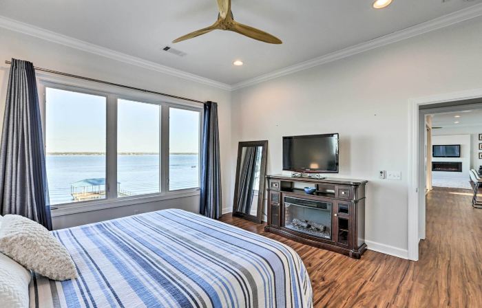 Beautiful Waterfront Getaway w/ Dock!