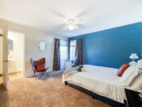 The Nest with Firepit & Backyard Swings