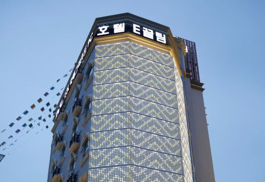 객실 내부 가구 배치