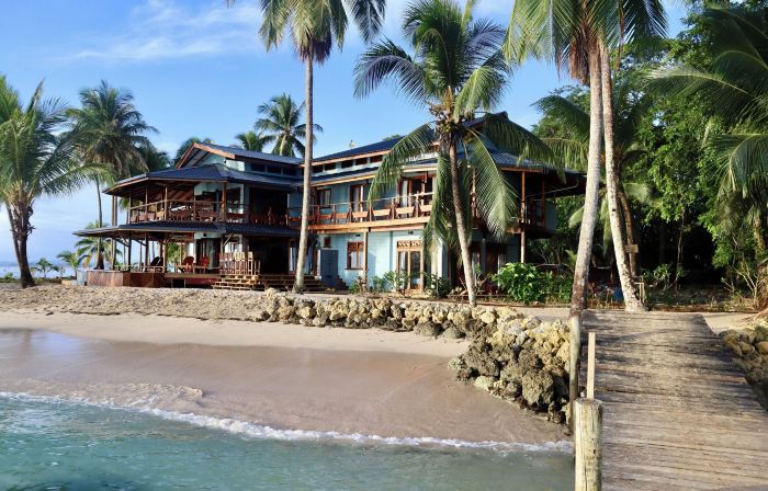 Bocas Beachfront Lodge