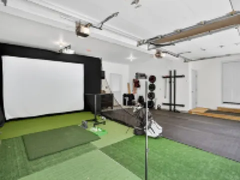 Gray Woodland Escape Golf, Pool & Cinema 5 Bedroom Home Hotels in Gray