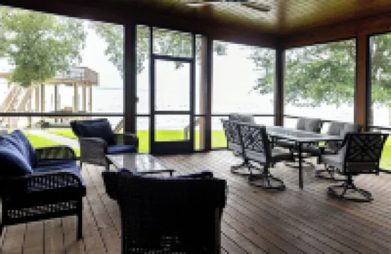 Escape to the Pointe - Superior Sunset views from spacious porch!