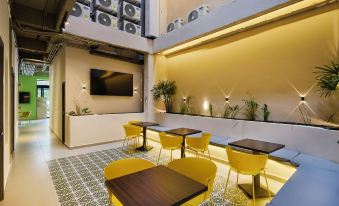 Hotel Attic 33