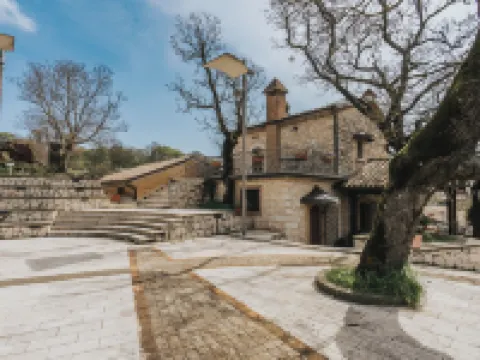 鄉村村莊七橡樹 伊塞爾尼亞省酒店