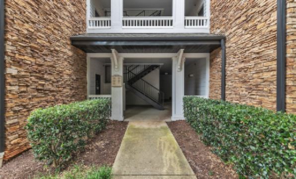 Upscale King 3BR Suite Mins to Downtown Raleigh
