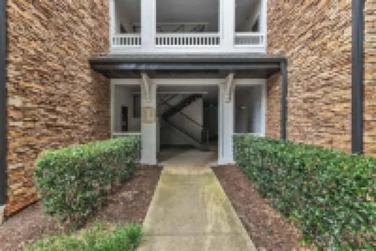 距離羅利市中心幾分鐘的三卧室套房