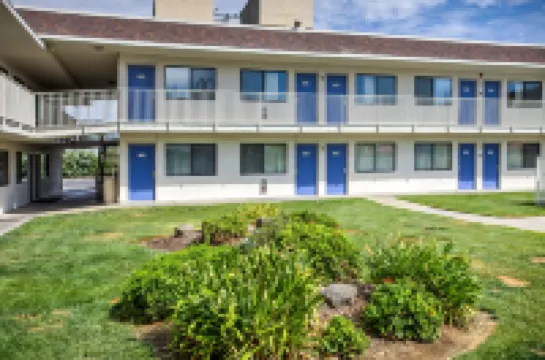 โมเทล 6 วิลเลียมส์ CA โรงแรมใน