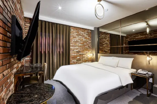 Ansan (Evergreen Tree) the Gray