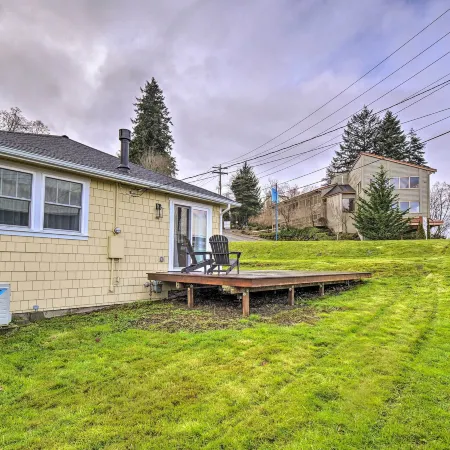Updated Port Orchard Home, Walk to Waterfront