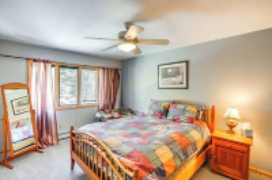 4000 sq. ft. With EXTRA LARGE BRAND NEW HOT TUB. Directly across from Ski Resort