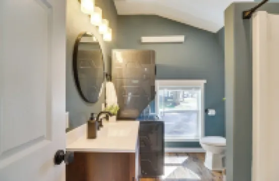 20 Mi to Glacier Natl Park Pet-Friendly Cabin