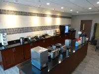 Cottonwood Airport & Expo Hotel Louisville - breakfast