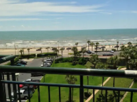 Beautiful San Luis Condo Amazing Pool View and Amenities