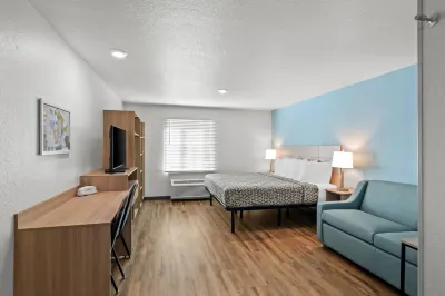 WoodSpring Suites Palm Springs – West Palm Beach Hotels near Okeeheelee Park