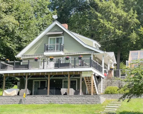 Winter Lakeside Retreat on Locke Lake — Stunning Views & Private Hot Tub Hotels in Barnstead