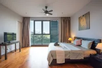 3BR Somerset Apt 2 TVs with Harbour View, Legoland - 2-Star