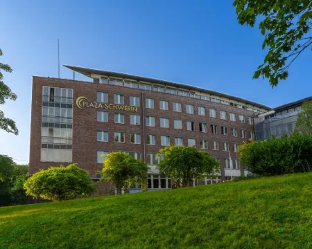 プラザ プレミアム シュヴェリーン シュヴェリーンのホテル