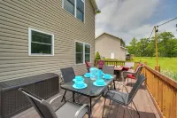Pocono Home w/ Hot Tub & Fire Pits: 1 Mi to Lakes!