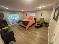 The Hidden Jim River Cottage -Kayaks & Canoe