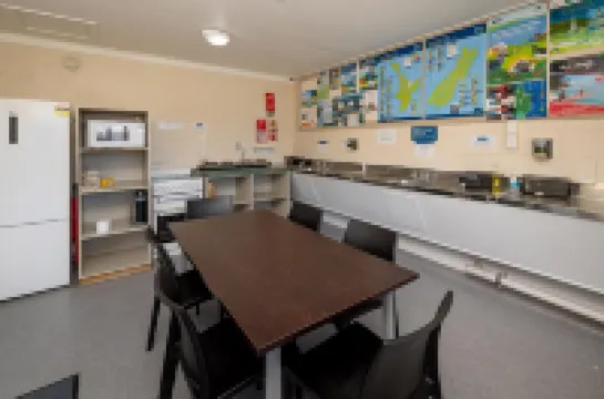 Nelson City Top 10 Holiday Park