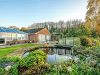 Randall Farm Hotels in Longfield