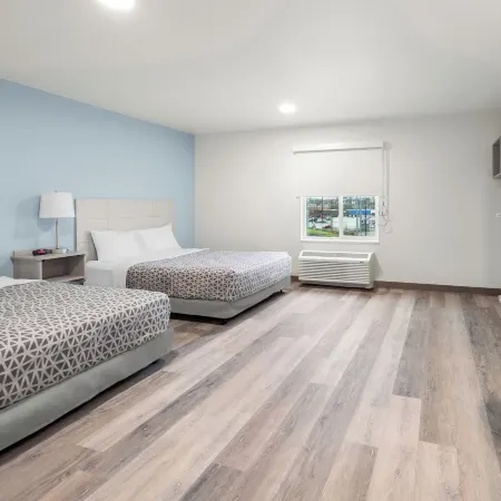 WoodSpring Suites Medford near I-5