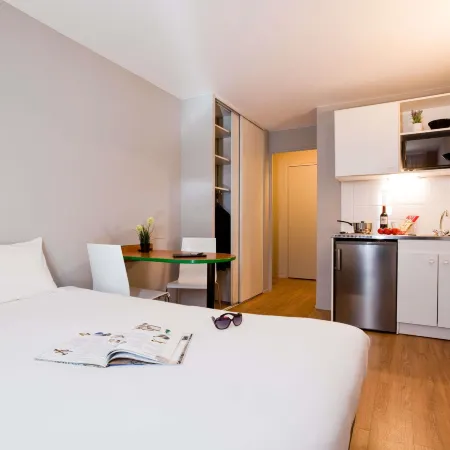 Aparthotel Adagio Access Paris Maisons-Alfort Отели рядом с достопримечательностью «Валь-де-Сен»