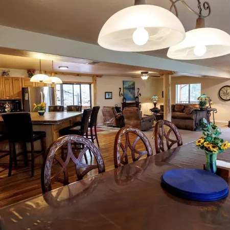 5Br Chalet: Panoramic Views & Game Room
