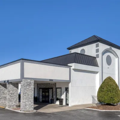 Best Western Greensboro Coliseum Inn Hotels near Friendly Center