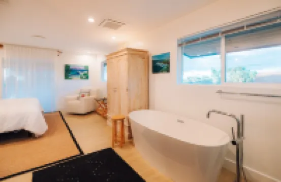3 Bedroom 3.5 Bathroom Ocean View House.  A Short Walk to Paia Town & Beaches!
