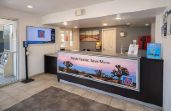 โมเทล 6 ไบลธ์ แคลิฟอร์เนีย