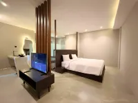 The W Avenue