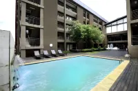 The Nicol Hotel and Apartments - piscine