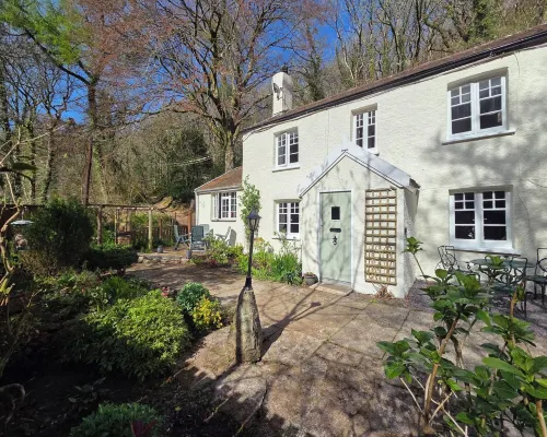 Cottage by the East Lyn River in the heart of Exmoor National Park near Lynmouth Hotels in Lynton