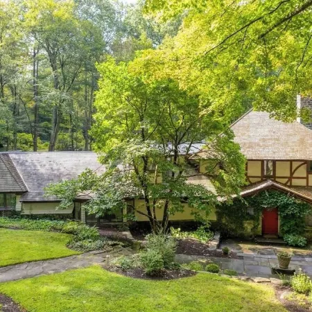 Luxury Riverfront Estate - Pool, Spa, Tennis, & Pond