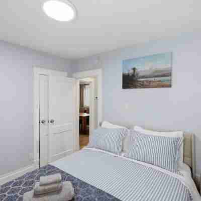 Niagara Adventure Basecamp Walk To The Falls 2 Bedroom Duplex Rooms